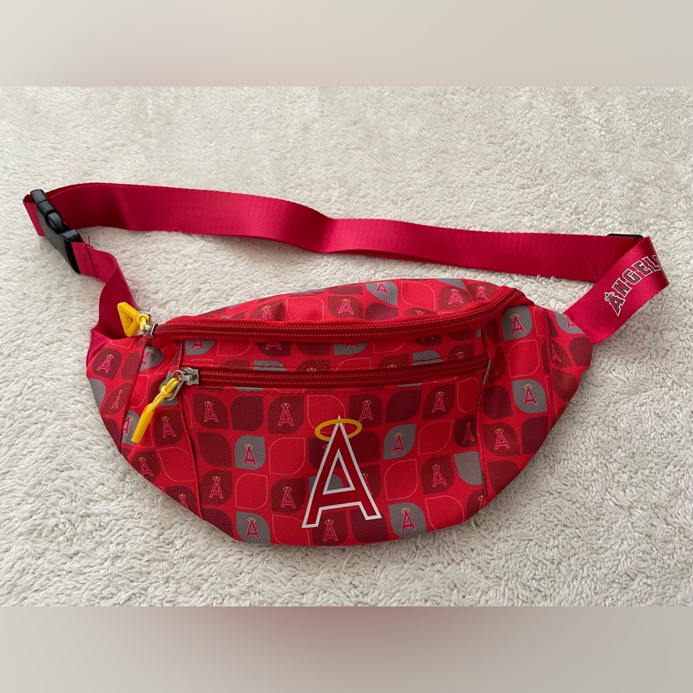 Supreme Angels Red Fanny Pack Brand New Have never used Excellent Perfect shape